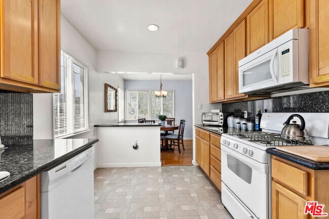 Building Photo - 836 Appelby St