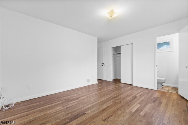 Building Photo - 46 Daka Ct