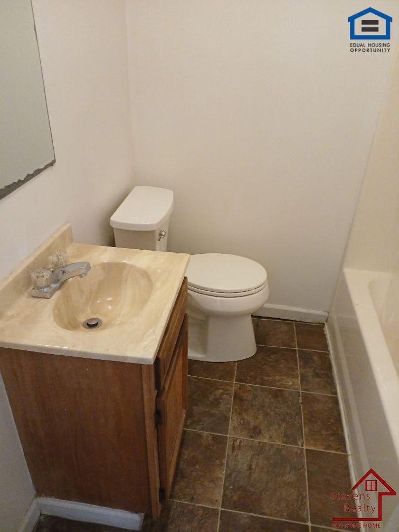 Building Photo - 4324 Grand Ave