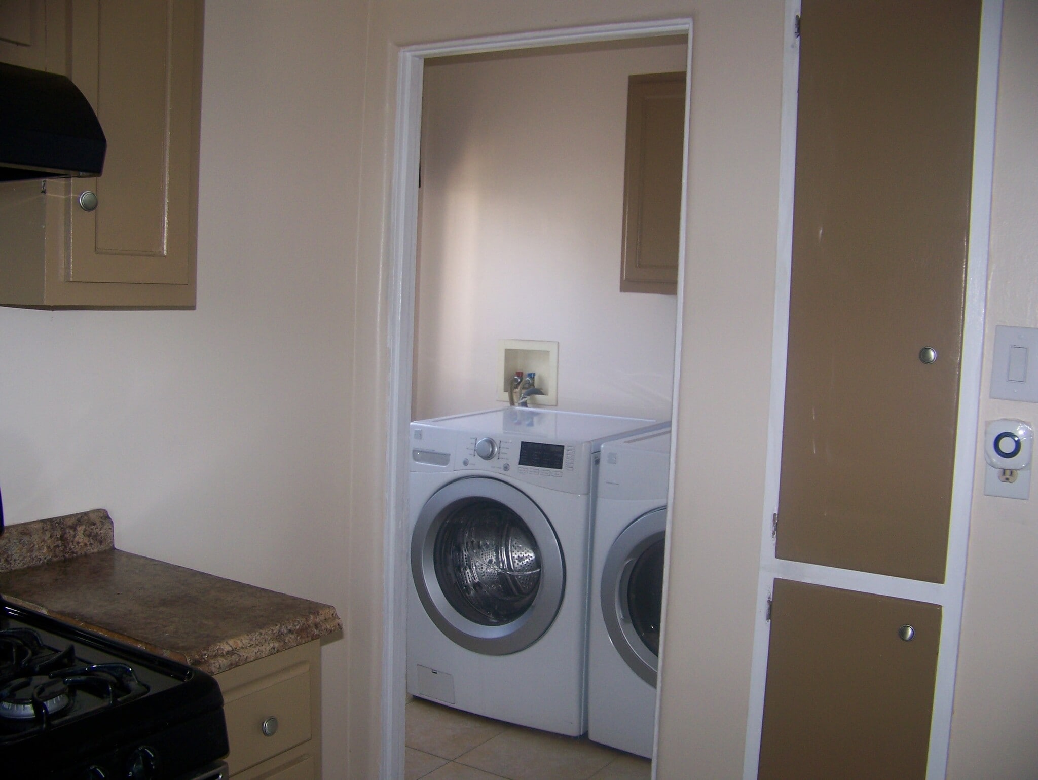 Building Photo - 2500 S Bronson Ave