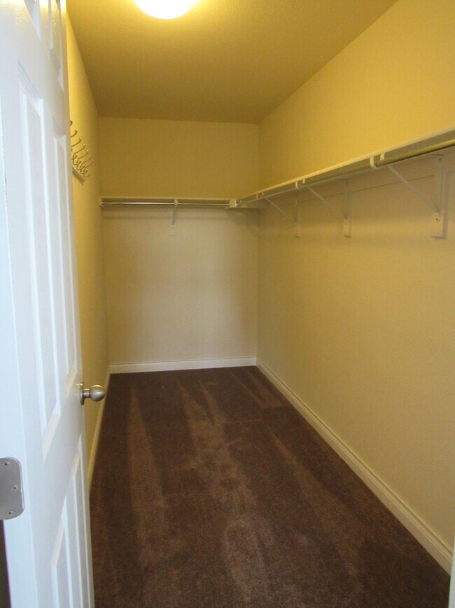 Building Photo - Rare Bradburn Single Family home including Carriage house