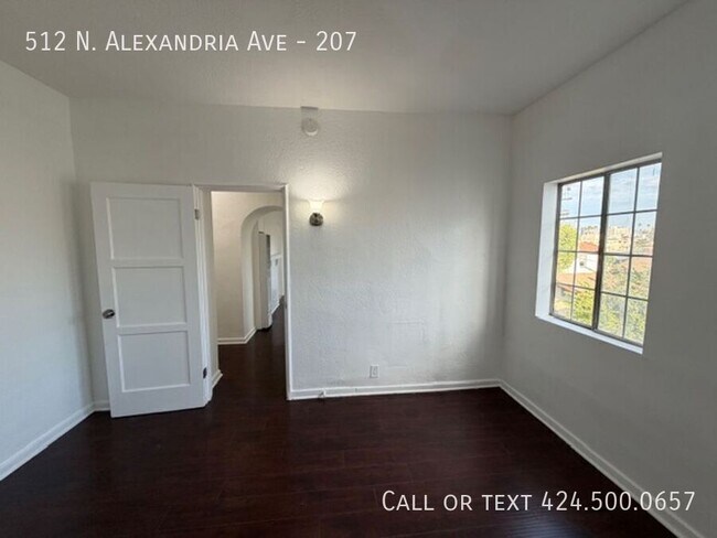 Building Photo - 512 Alexandria Ave