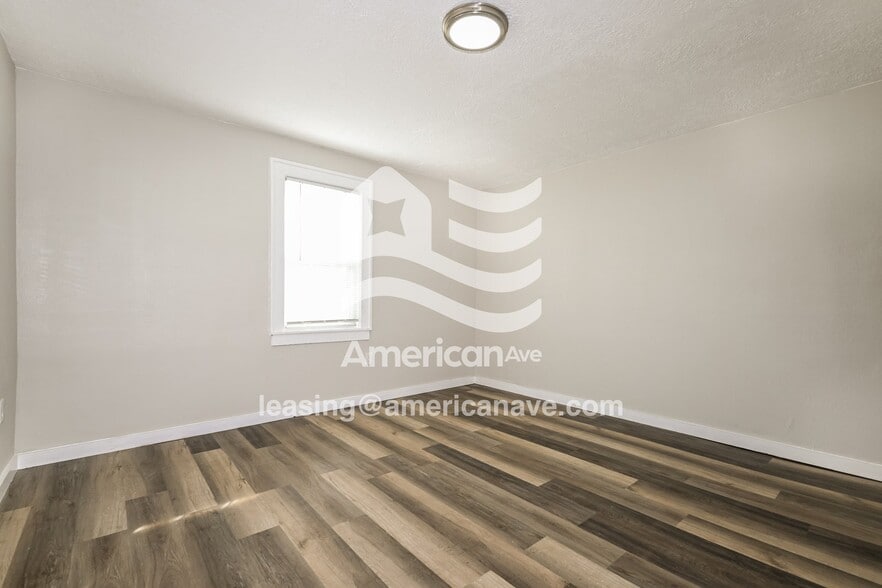 Building Photo - 127 Oak Spring Rd