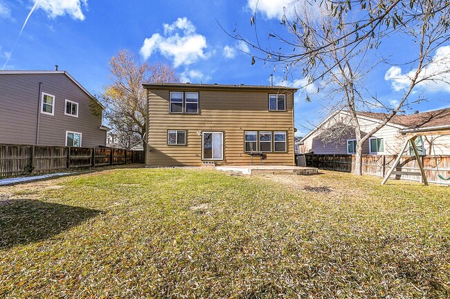 Building Photo - 3 bedroom, 2 bath home with 2 car garage in Highlands Ranch
