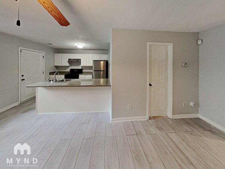 Building Photo - 1531 Eastern Sunrise Ln