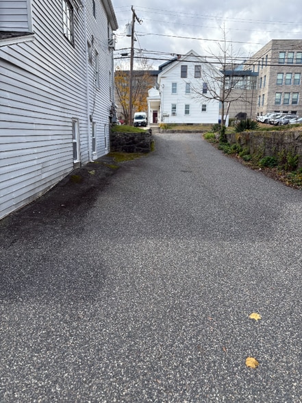 Building Photo - 53 School St