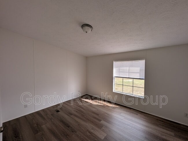 Building Photo - 812 Shelby Ave