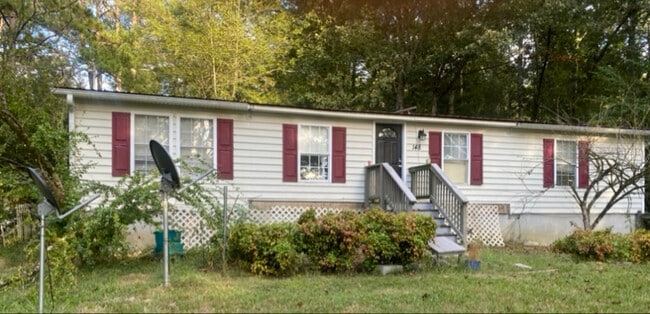 Building Photo - 148 Pine Tree Path