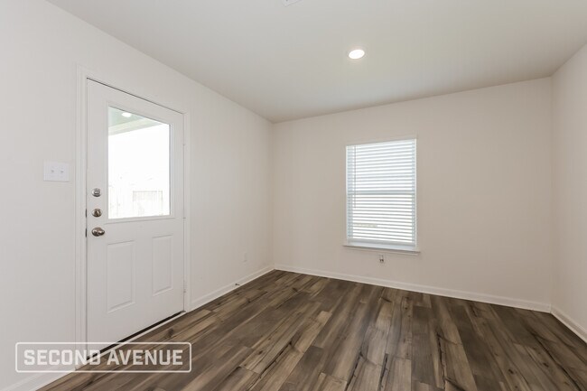 Building Photo - 9612 Sierra Grande Dr