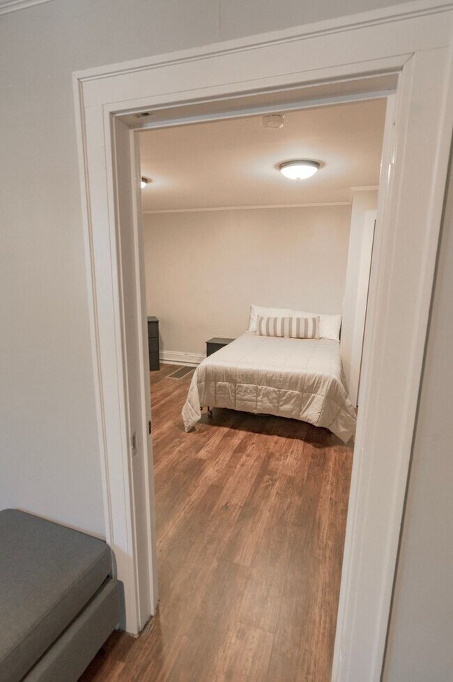 Building Photo - Two Bedroom Two Bath 112 Quarry