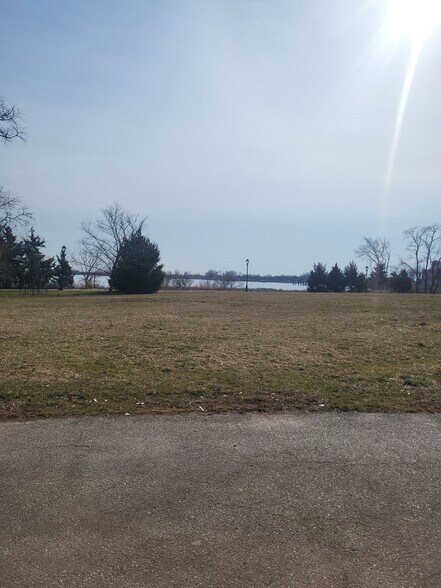 Building Photo - 24 Littlefield Ave