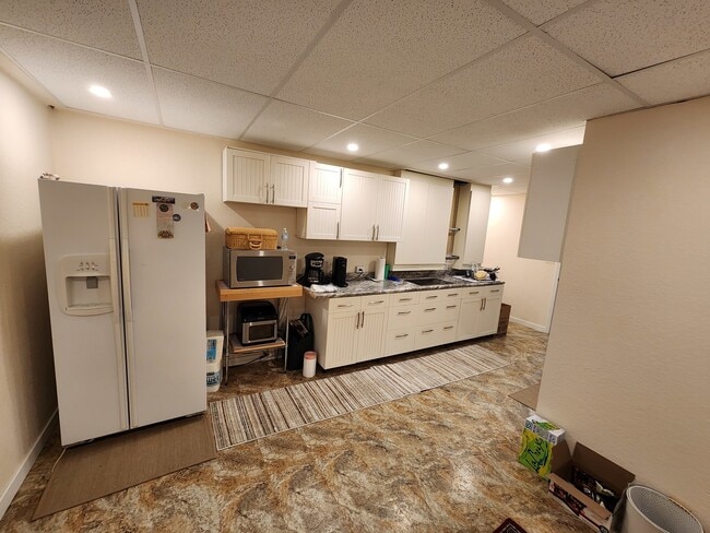 Building Photo - 1504 marshland Way