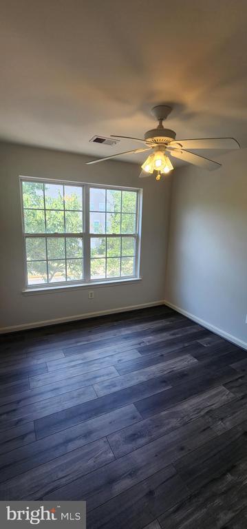 Building Photo - 45512 Lakemont Square