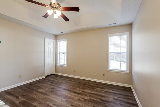 Building Photo - 4009 Beaverbrook Dr