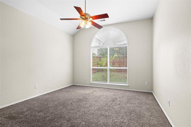 Building Photo - 850 Warbler Ln