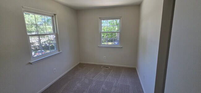 Building Photo - Beautiful 3BR Home in Lorton