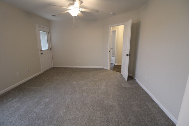 Building Photo - 578 Brushwood Dr