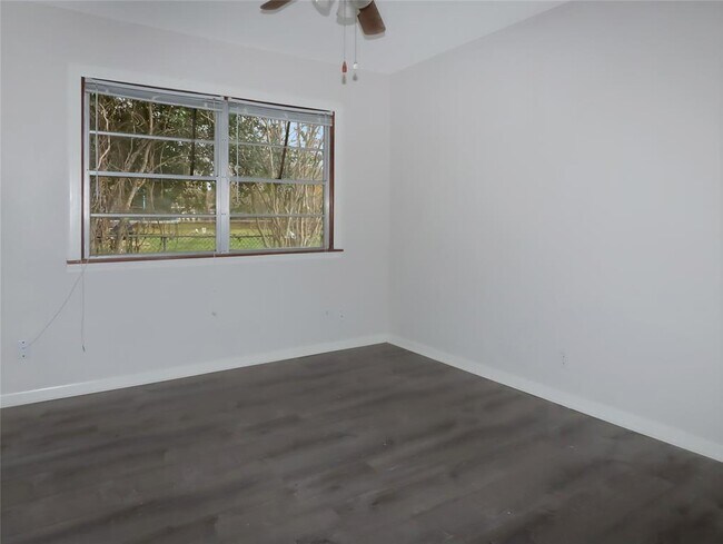 Building Photo - 205 Highland Dr