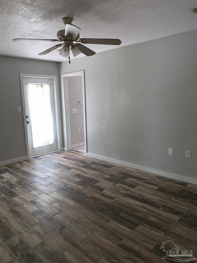 Building Photo - 2232 Orion Lake Dr
