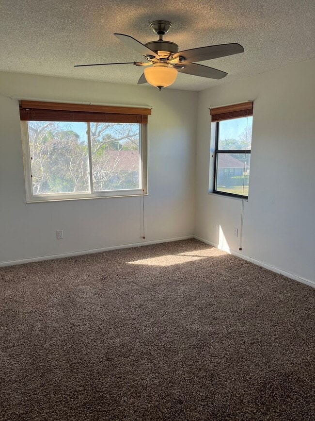 Building Photo - Great Beach Rental