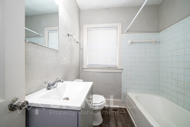 Building Photo - 4724 Terrace M