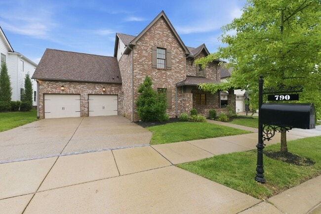 Building Photo - 790 Fontwell Ln