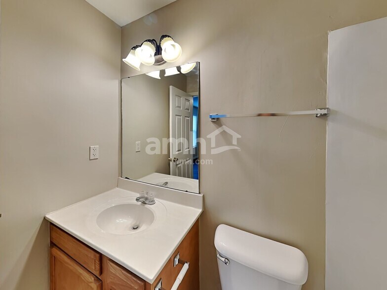 Building Photo - 51 Clearview Ln