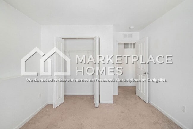 Building Photo - 4722 Torrington Dr SE