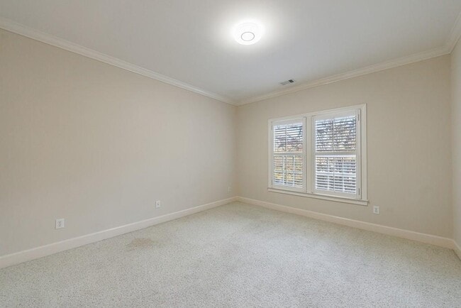 Building Photo - 2883 Thurleston Ln
