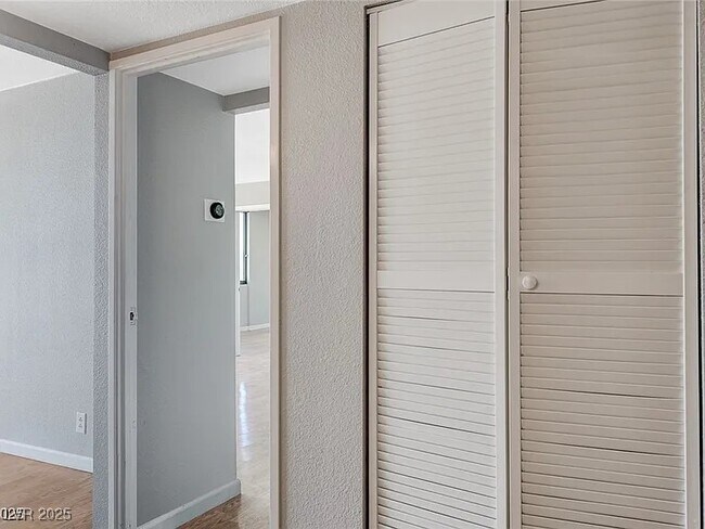 Building Photo - 3930 University Center Dr