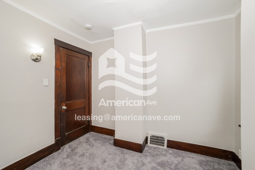 Building Photo - 211 W Richmond Ave