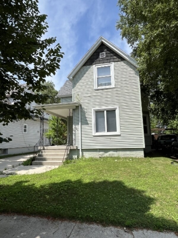 Building Photo - 1726 N 9th St