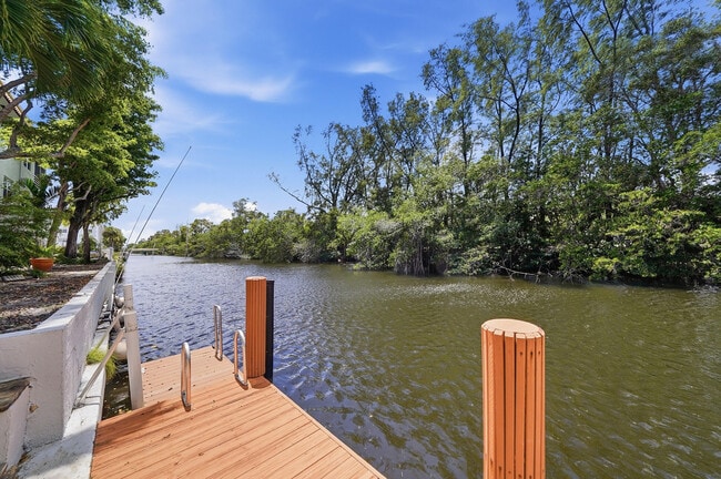 Building Photo - 1400 NE 57th St