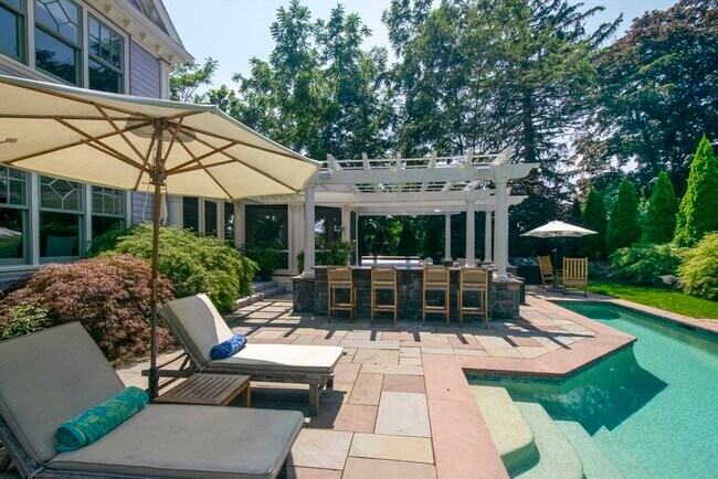 Building Photo - 16 Meriam St