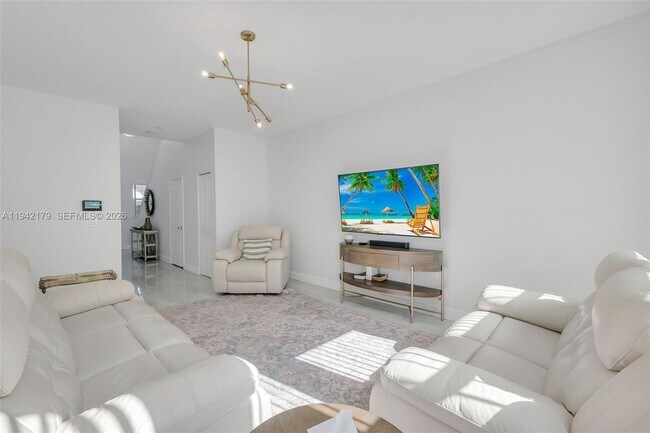 Building Photo - 1827 Lake Cove Dr