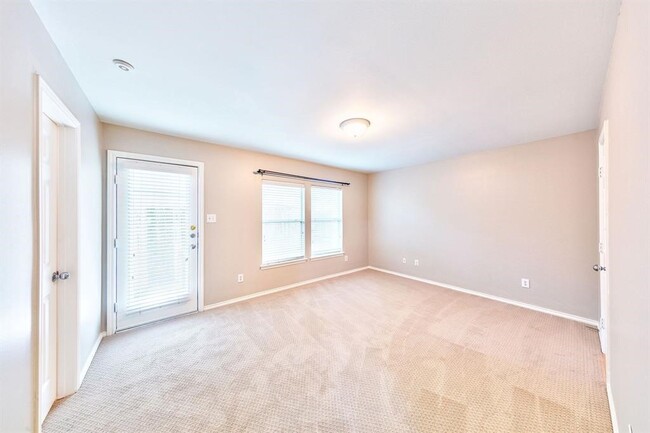 Building Photo - 1247 W 17th St