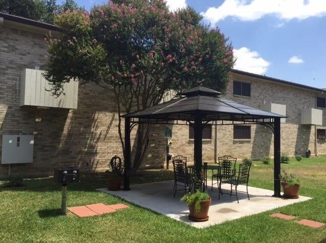Building Photo - Shoal Creek North