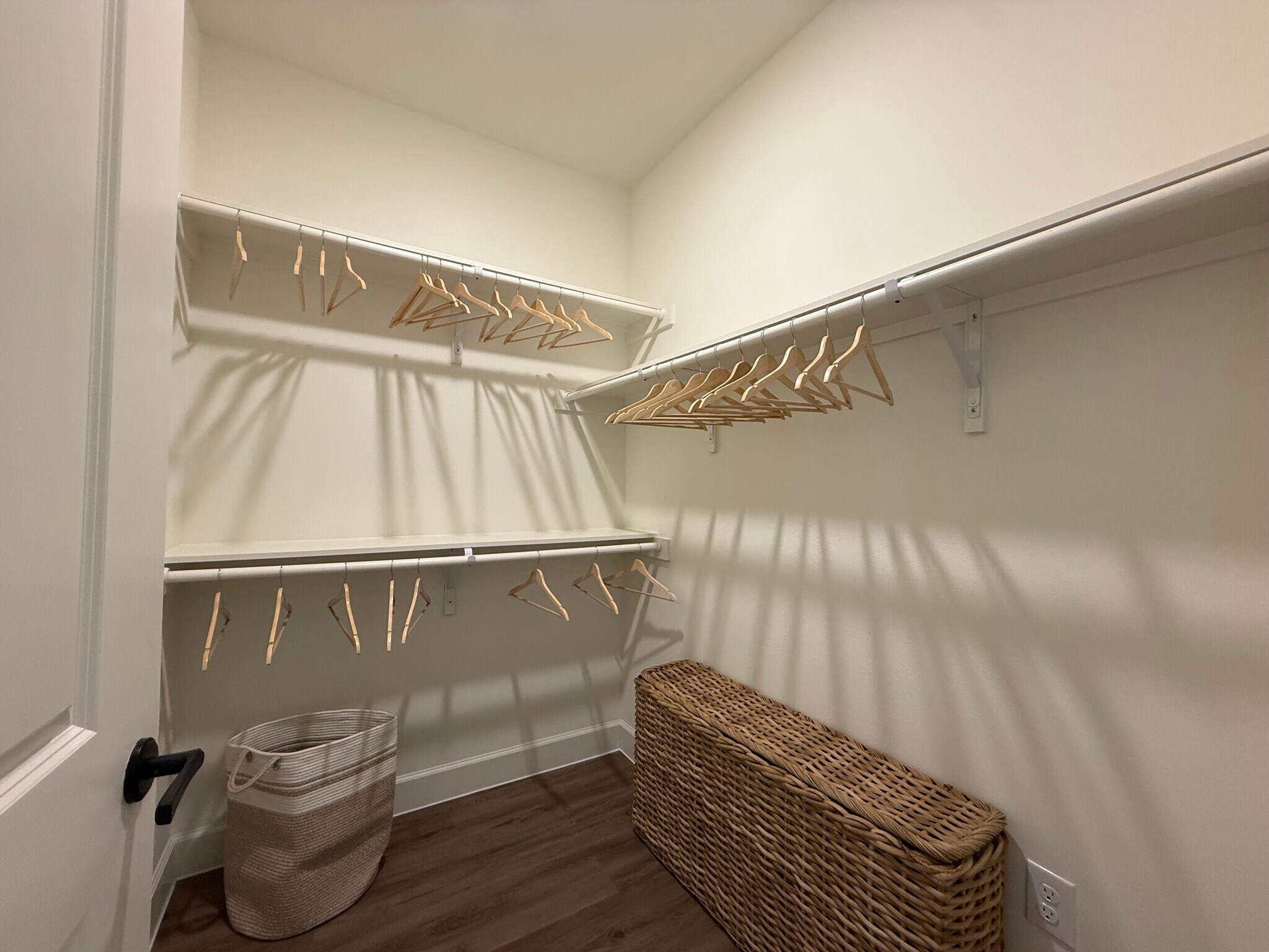 Walk in closet - 3144 Gorge Way
