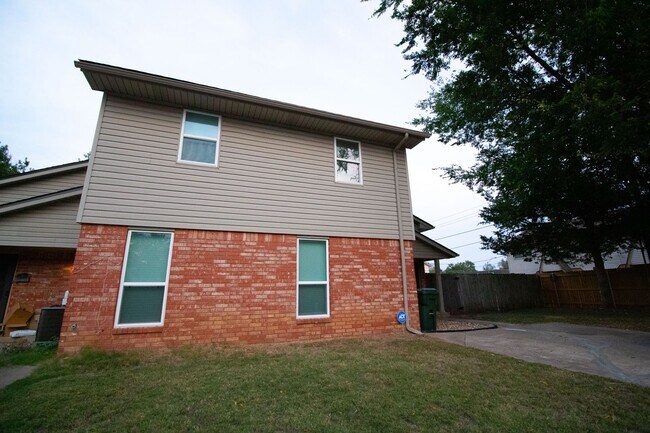 Building Photo - 1501 Barkley St