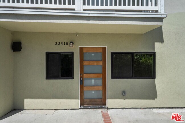Building Photo - 2231 Laverna Ave