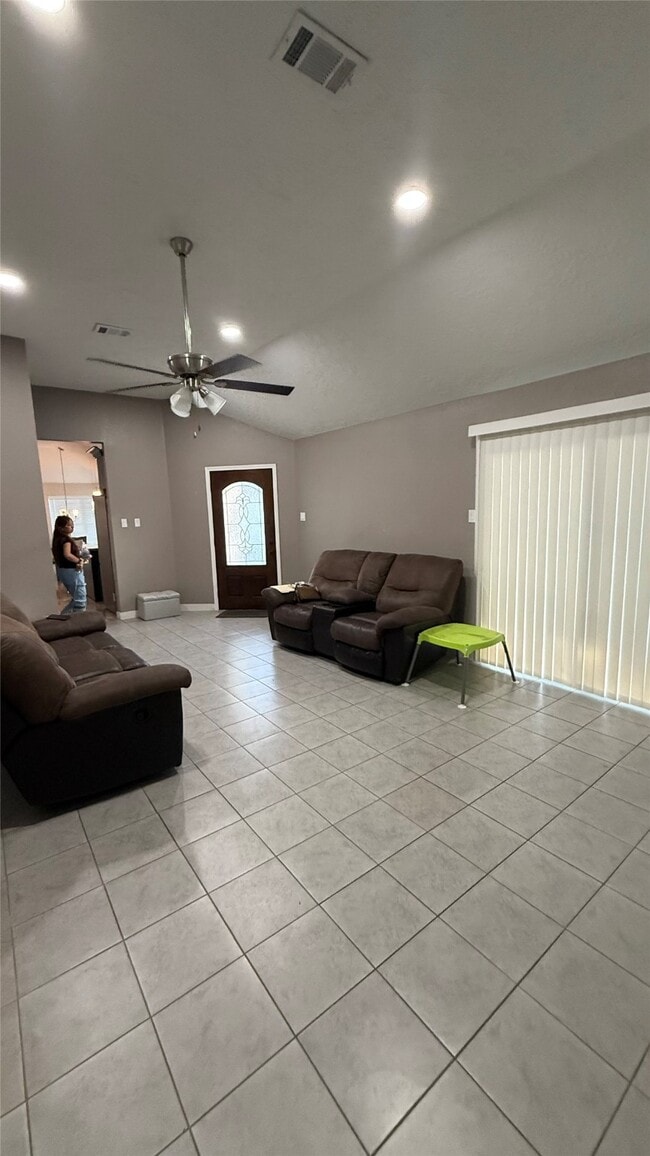 Building Photo - 6018 Beaconridge Dr