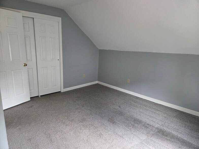 Bedroom 3 - 27 Lafayette St