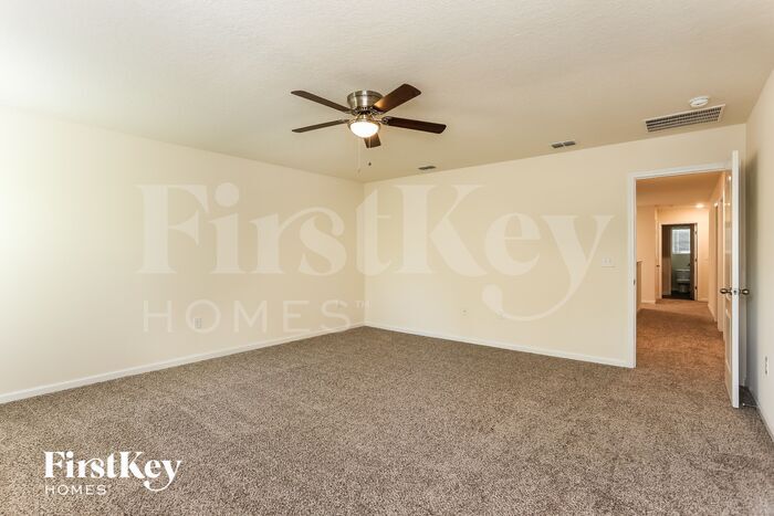 Building Photo - 5871 Calvary Dr
