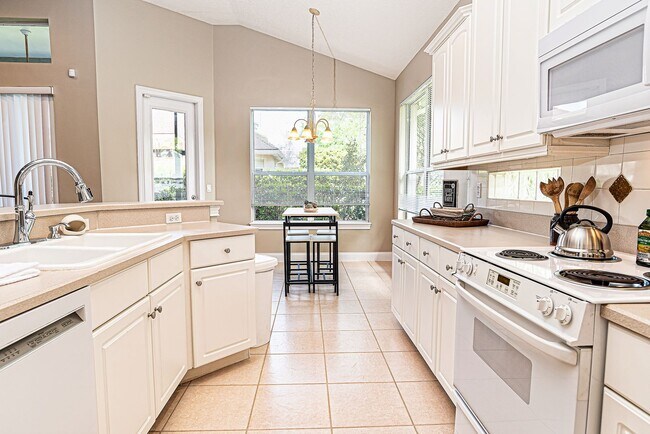 Building Photo - On island time -BBQ-Pool -sleeps 10 -near ...