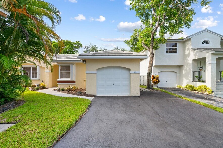 Primary Photo - 9953 NW 9th Ct