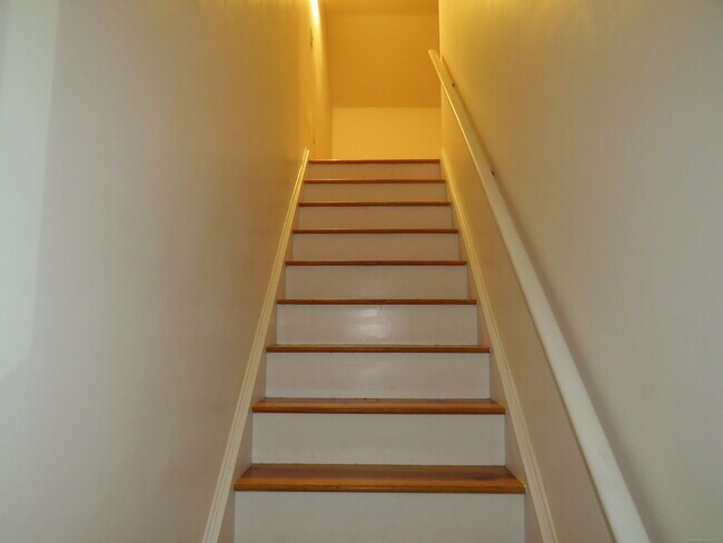 Building Photo - 7 Dean St