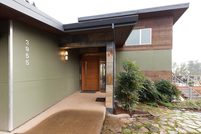Building Photo - 3955 Cedar Ln