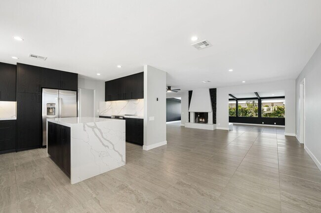 Building Photo - 79869 Hummingbird Ln