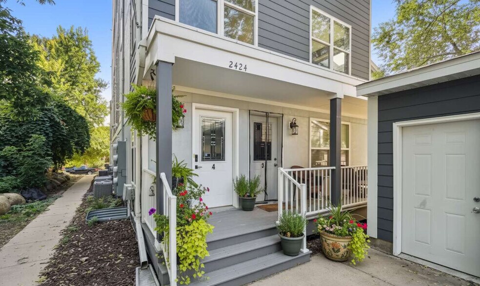Building Photo - 2424 Lyndale Ave S