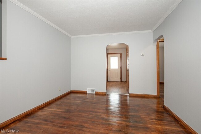 Building Photo - 12010 Longmead Ave